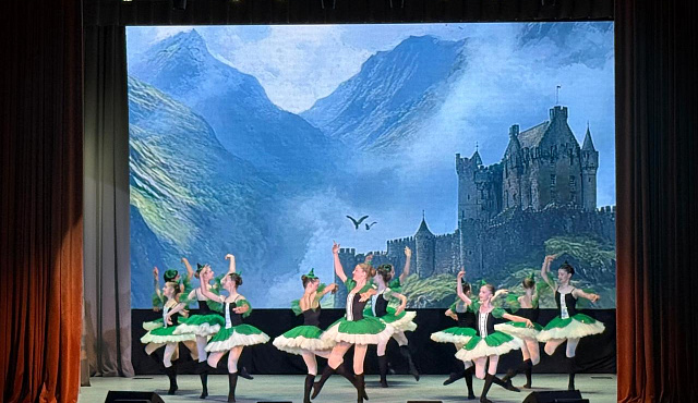 В Культурном центре «Десна» прошел отчетный концерт балетной студии «Анлер»